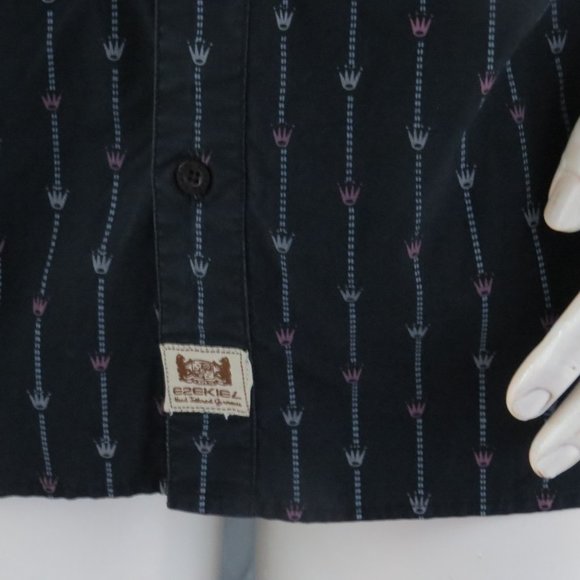 Vintage Skateboard Shirt - Ezekiel Crown Pin Stripe Button down - Men's Large - Picture 3 of 9